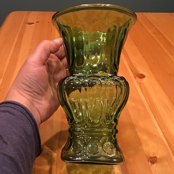 VINTAGE ART DECO GREEN GLASS VASE - Picture 3 of 5